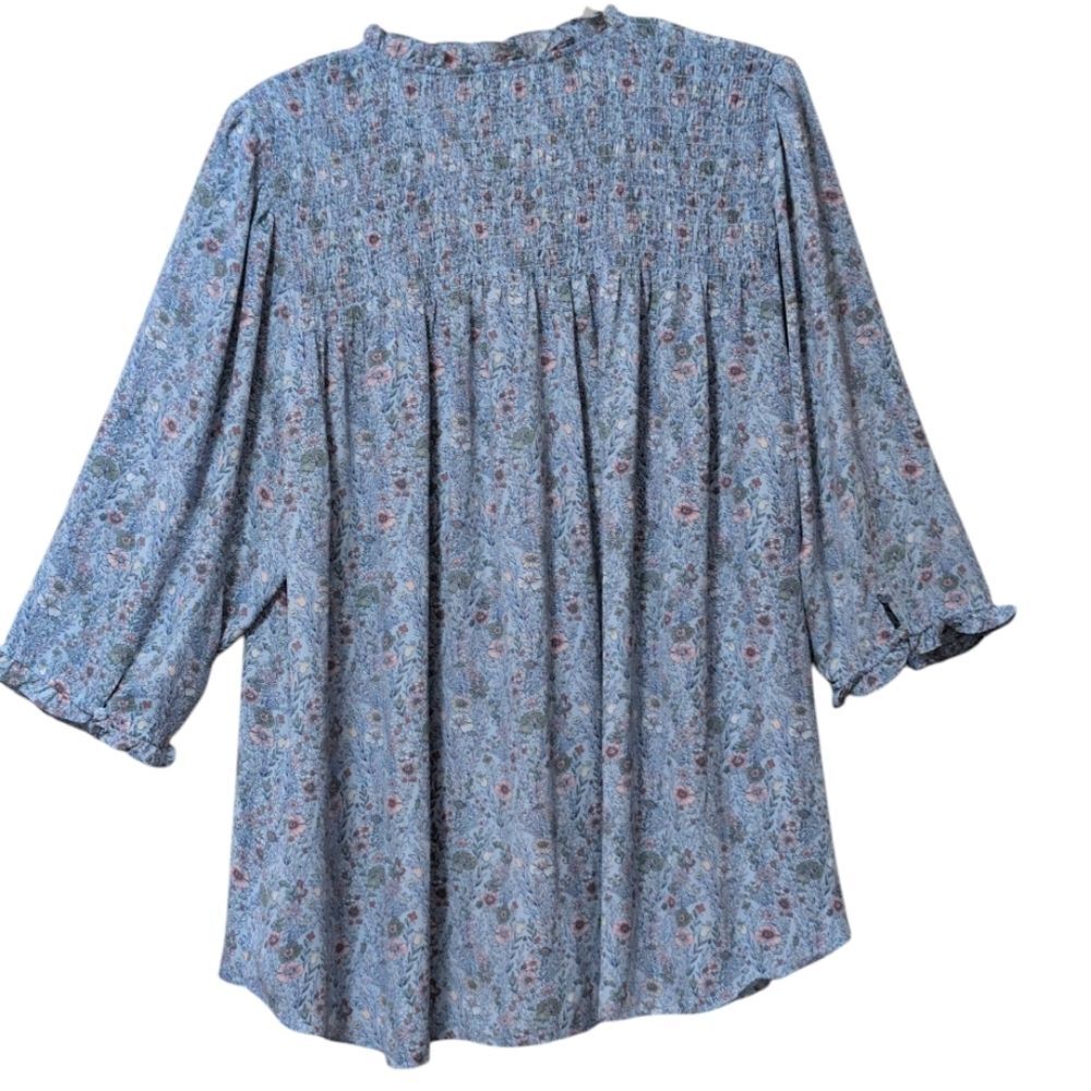 Rose + Olive blue floral blouse 3/4 balloon sleeves, v-neckline smocking size 2X - Picture 2 of 8